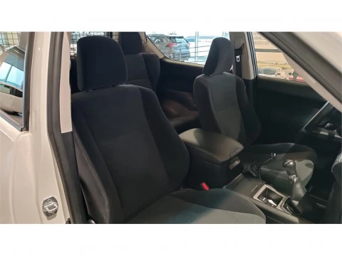 Toyota Land Cruiser 3P VX 2.8D 204 T/M 6v (4x4)