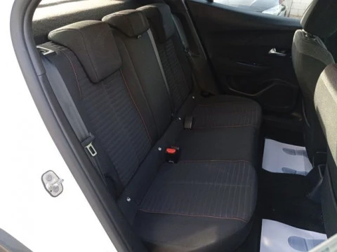 Peugeot 2008 Active BlueHDI 81kW (110CV)