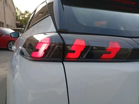 Peugeot 2008 Active BlueHDI 81kW (110CV)