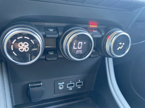 Renault Captur zen fast track E-Tech PHEV 117kW