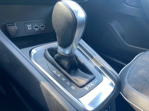 Renault Captur zen fast track E-Tech PHEV 117kW