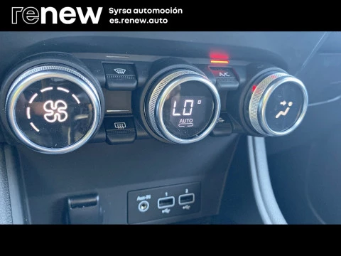 Renault Captur zen fast track E-Tech PHEV 117kW