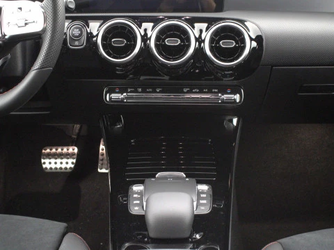 Mercedes-Benz CLA CLA 180