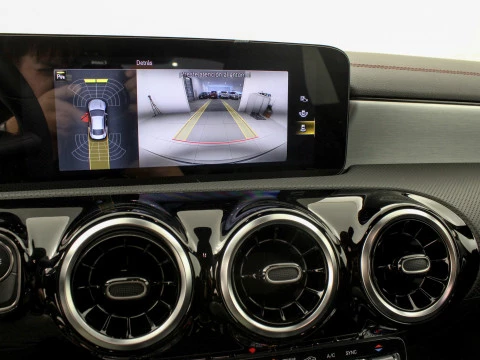 Mercedes-Benz CLA CLA 180