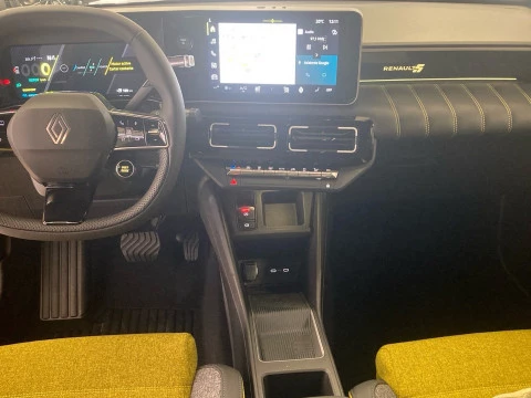 Renault R5 E-Tech RENAULT R5 Iconic cinq autonomia confort 110 kW