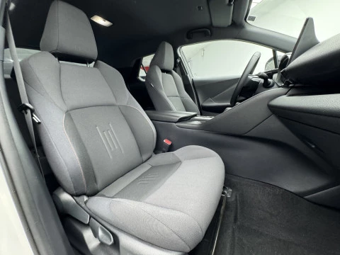 Toyota C-HR Advance Hybrid 140