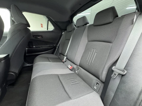 Toyota C-HR Advance Hybrid 140