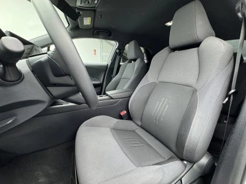 Toyota C-HR Advance Hybrid 140