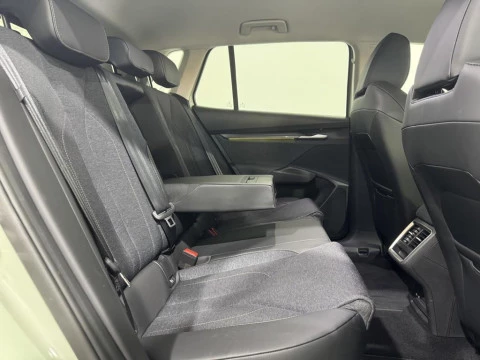 Skoda Elroq 60 63 kWh 150 kW (204 CV)