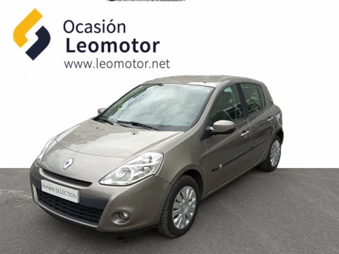 Renault Nuevo Clio Expression TCE100 5p. eco2 E5 Renault Nuevo Clio Expression TCE100 5p. eco2 E5