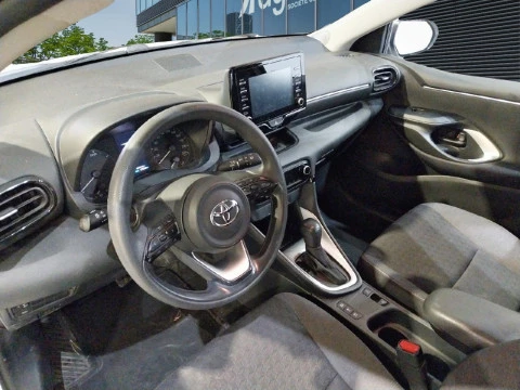 Toyota Yaris 1.5 120H Business Plus