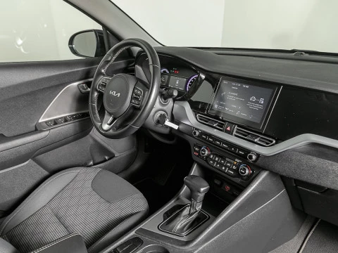 Kia Niro 1.6 GDi HEV 104kW (141CV) Concept