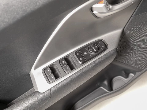 Kia Niro 1.6 GDi HEV 104kW (141CV) Concept