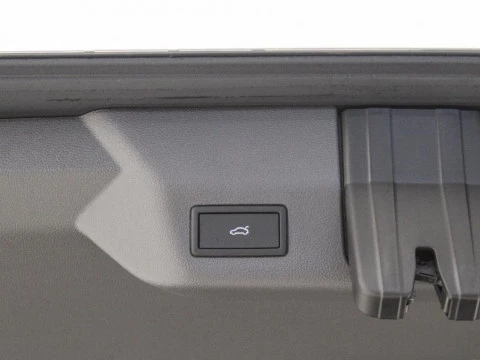 Volkswagen Multivan 2.0 TDI DSG LIFE 150 5P 7 Plazas