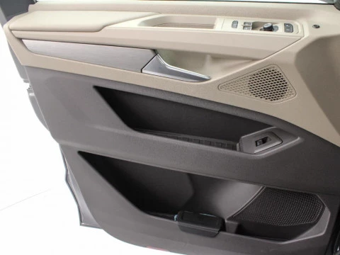 Volkswagen Multivan 2.0 TDI DSG LIFE 150 5P 7 Plazas