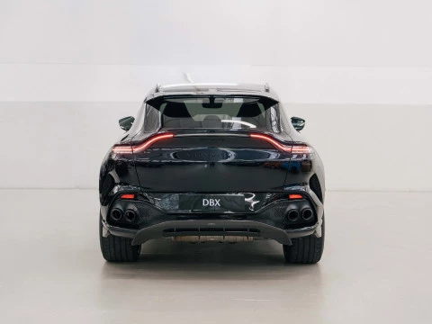 Aston Martin DBX 707 V8