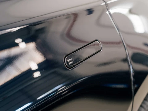 Aston Martin DBX 707 V8