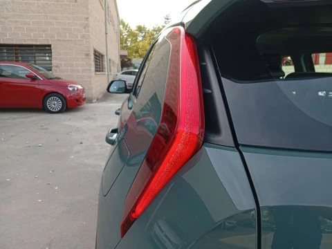 Kia Niro 1.6 GDi PHEV 135kW (183CV) Drive