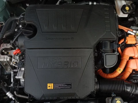 Kia Niro 1.6 GDi PHEV 135kW (183CV) Drive