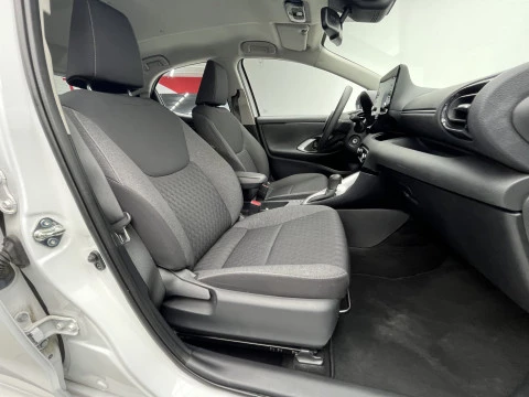 Toyota Yaris 1.5 120H Business Plus