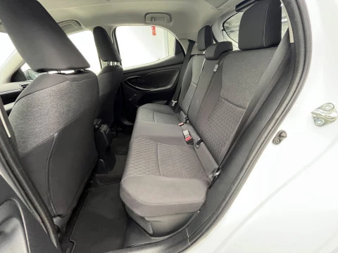 Toyota Yaris 1.5 120H Business Plus