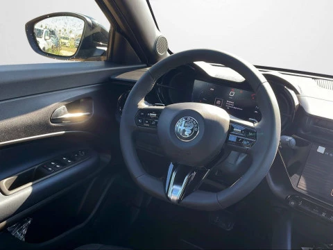 Alfa Romeo Junior Ibrida 107kW (145CV)