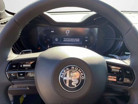 Alfa Romeo Junior Ibrida 107kW (145CV)