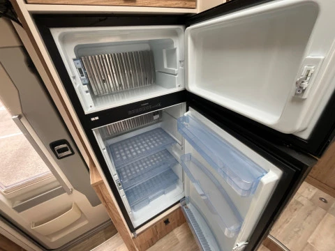 BAVARIA T696 D T696D