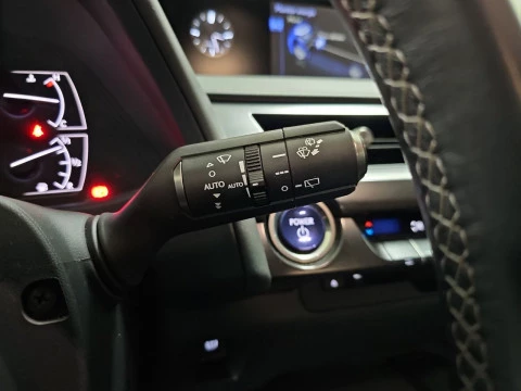 Lexus UX 2.0 250h Premium