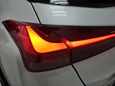 Lexus UX 2.0 250h Premium