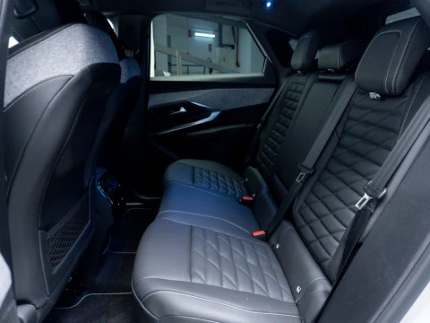 Peugeot e-3008 GT Eléctrico 157kW