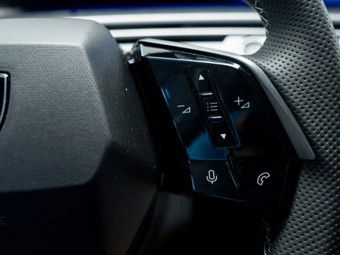 Peugeot e-3008 GT Eléctrico 157kW