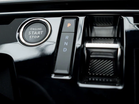 Peugeot e-3008 GT Eléctrico 157kW