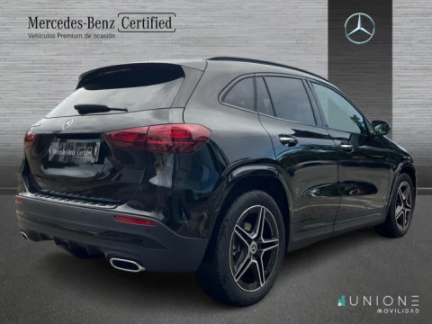 Mercedes-Benz GLA  200 d