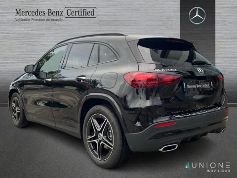 Mercedes-Benz GLA  200 d
