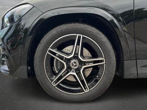 Mercedes-Benz GLA  200 d