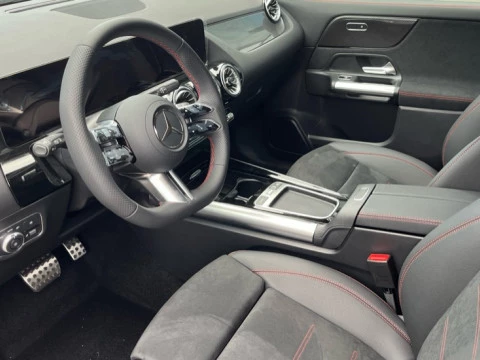 Mercedes-Benz GLA  200 d