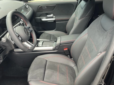 Mercedes-Benz GLA  200 d