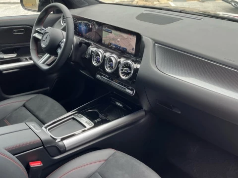 Mercedes-Benz GLA  200 d