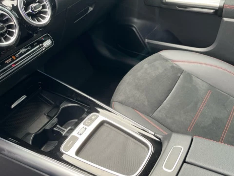 Mercedes-Benz GLA  200 d