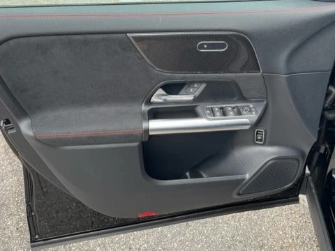 Mercedes-Benz GLA  200 d