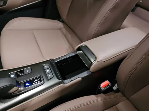 Lexus LBX 1.5 136cv HEV Elegant+