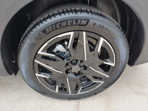 Peugeot 5008 Hybrid 1.2 107KW GT eDCS6