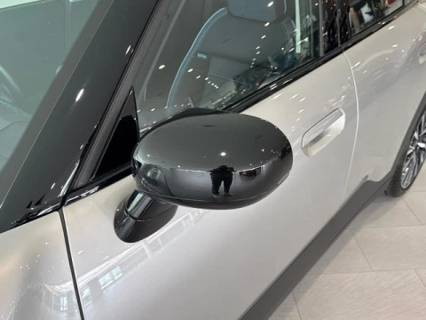 MINI Aceman SE 160 kW (218 CV)