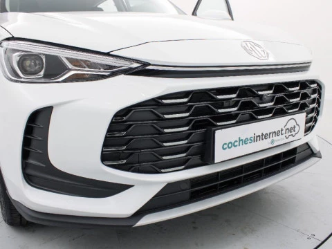 MG ZS 1.5 HEV LUXURY 197 5P