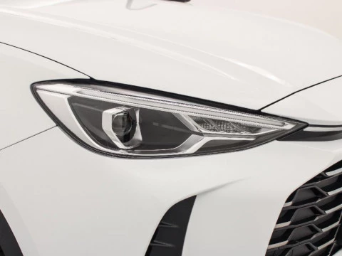 MG ZS 1.5 HEV LUXURY 197 5P