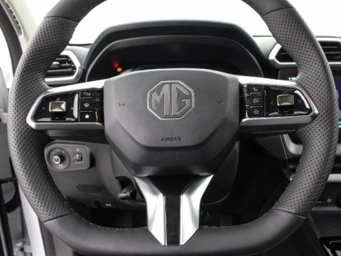 MG ZS 1.5 HEV LUXURY 197 5P