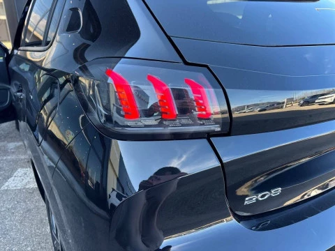 Peugeot 208 BlueHDi 73kW (100CV) Allure