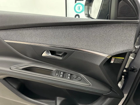 Peugeot 3008 Hybrid 225 e-EAT8 Allure Pack