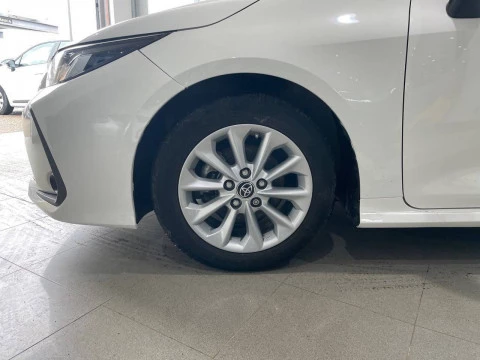 Toyota Corolla 1.6 VVT-i Sol